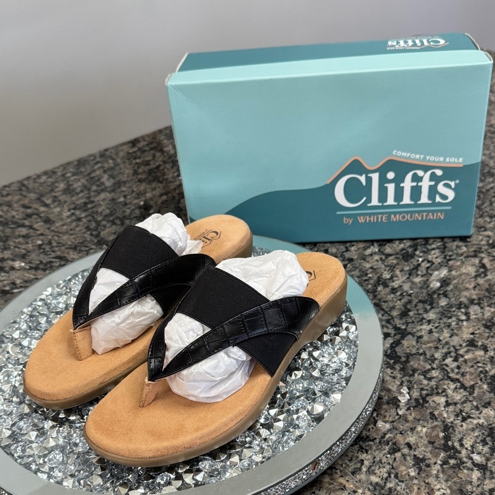 Cliffs by WHITE MOUNTAIN bumble croc embossed Black Sandals NEW 7